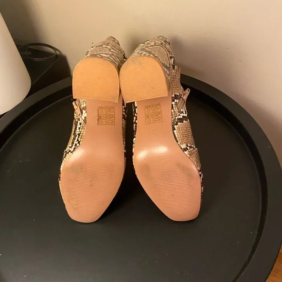 Lulus snakeskin booties - Picture 3 of 3